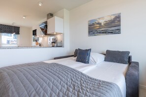 2 bedrooms, iron/ironing board, free WiFi