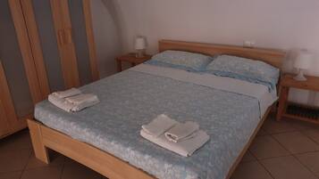 1 chambre, bureau, Wi-Fi gratuit, draps fournis