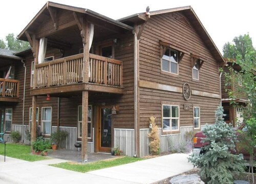 Rustic, modern, and cozy condo located in central Missoula on the Milwaukee Path bike trail.