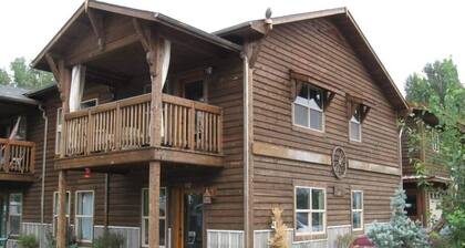 Rustic, modern, and cozy condo located in central Missoula on the Milwaukee Path bike trail.