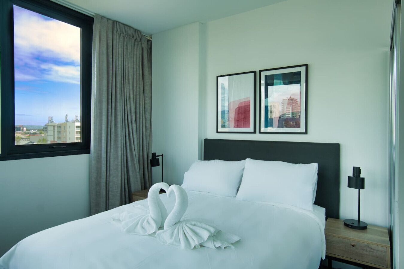 Iron/ironing board, WiFi, bed sheets