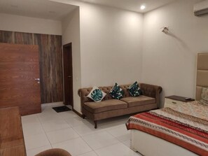 Living area - Comfy Inn Guest House Islamabad (Islamabad)