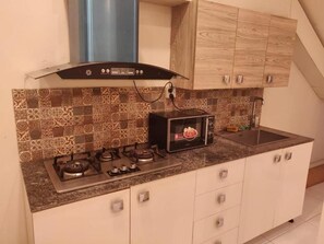 Private kitchen - Comfy Inn Guest House Islamabad (Islamabad)