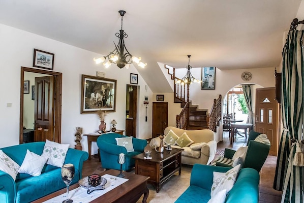 Villa, Multiple Beds | Living room