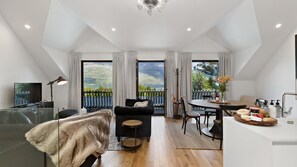 Smart TV, books - Alpine Cottage | Swimming pool | Lake and Mountain Views (Queenstown)