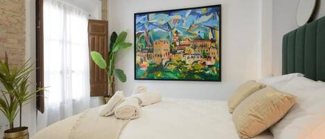 2 dormitorios, tabla de planchar con plancha, Internet y ropa de cama