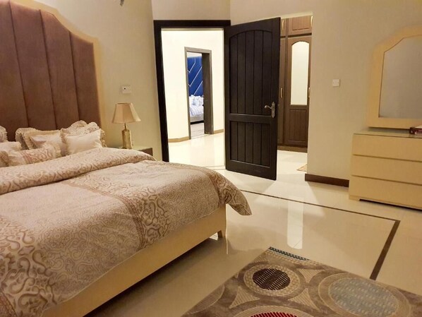 Superior Room, 1 King Bed, Non Smoking