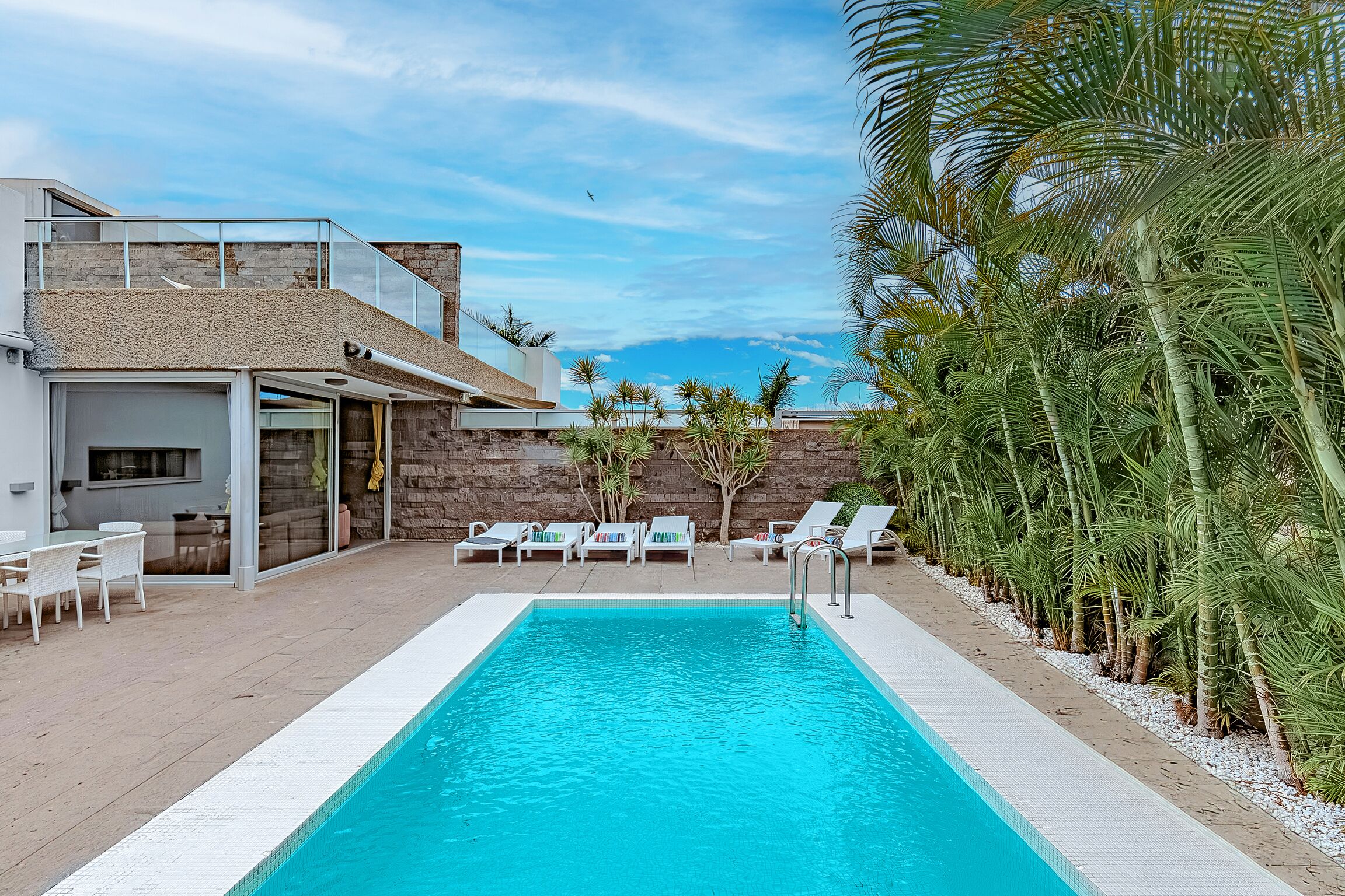 室外泳池、暖水池