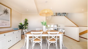 Dining - The Moorings, 23/4 Cromarty Rd - air con, pool and waterfront (Soldiers Point)