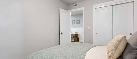 4 bedrooms, iron/ironing board, travel cot, WiFi