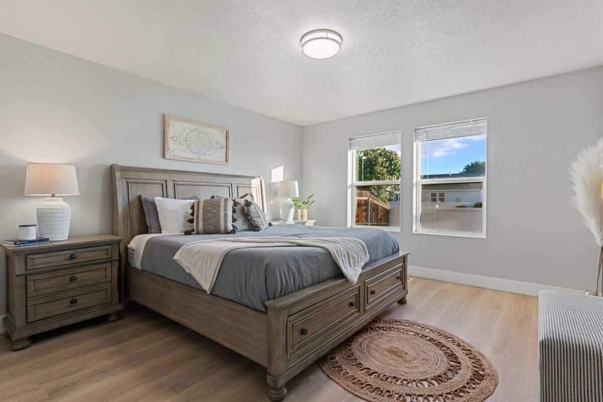 4 habitaciones, tabla de planchar con plancha, cuna de viaje y wifi 