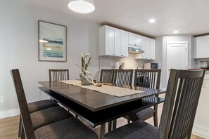 Dining - Cozy Costal Get Away | Meridian Idaho | 4 bedroom (Meridian)