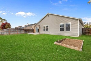 Exterior - Cozy Costal Get Away | Meridian Idaho | 4 bedroom (Meridian)