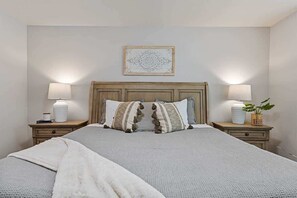 4 bedrooms, iron/ironing board, travel cot, WiFi - Cozy Costal Get Away | Meridian Idaho | 4 bedroom (Meridian)