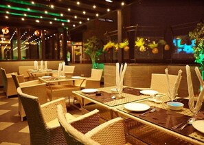 مطعم