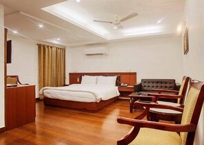 Egyptian cotton sheets, premium bedding, memory-foam beds, in-room safe - vijay intercontinental (Kanpur)