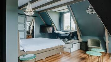 Premium bedding, free WiFi, bed sheets