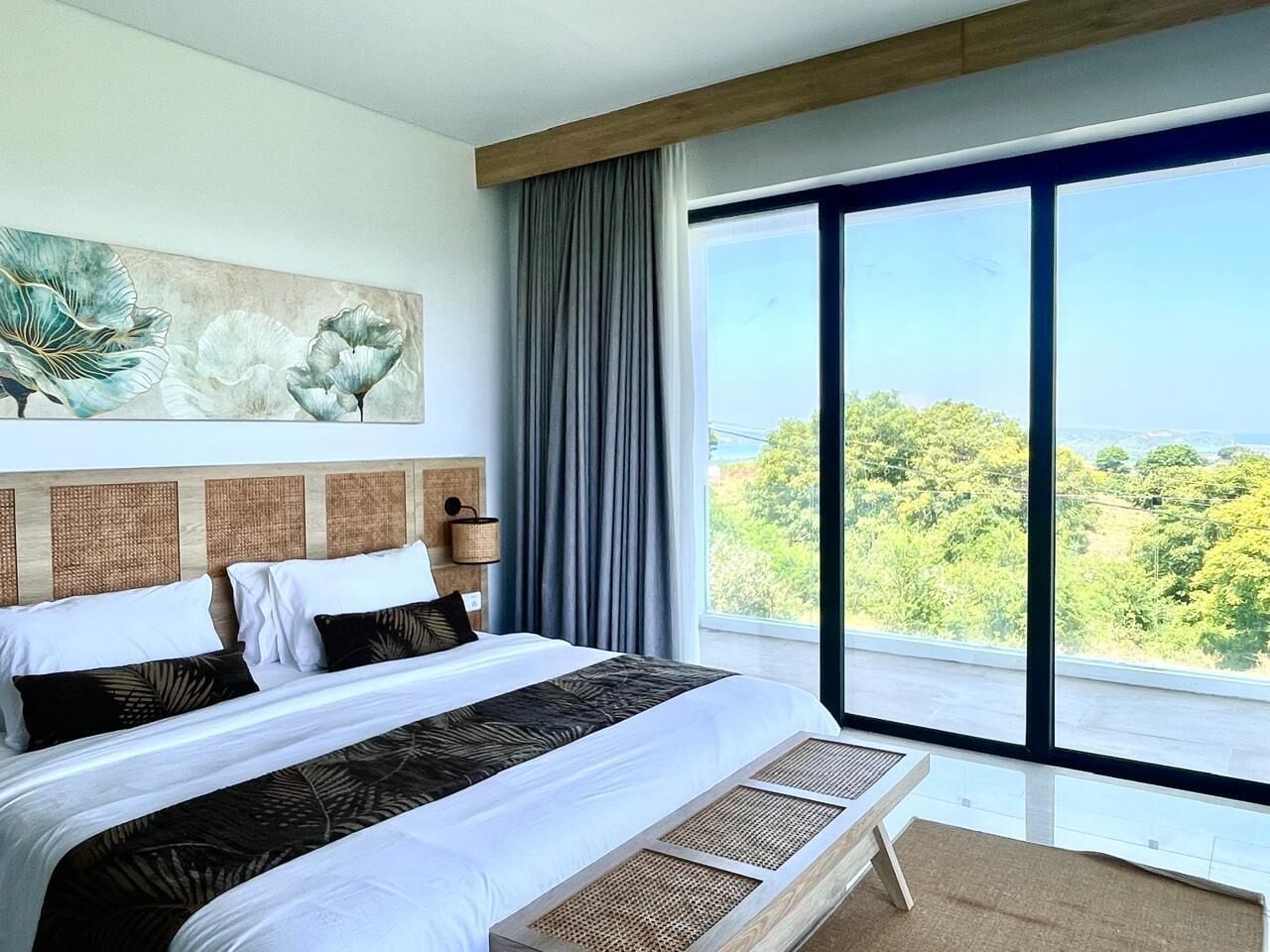 Executive-Zimmer | Hochwertige Bettwaren, Betten mit Memory-Foam-Matratzen, Zimmersafe