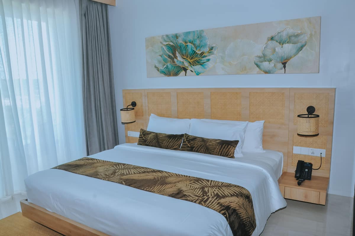 Phòng đôi Deluxe | Bộ đồ giường cao cấp, nệm cao su hoạt tính (memory foam) 