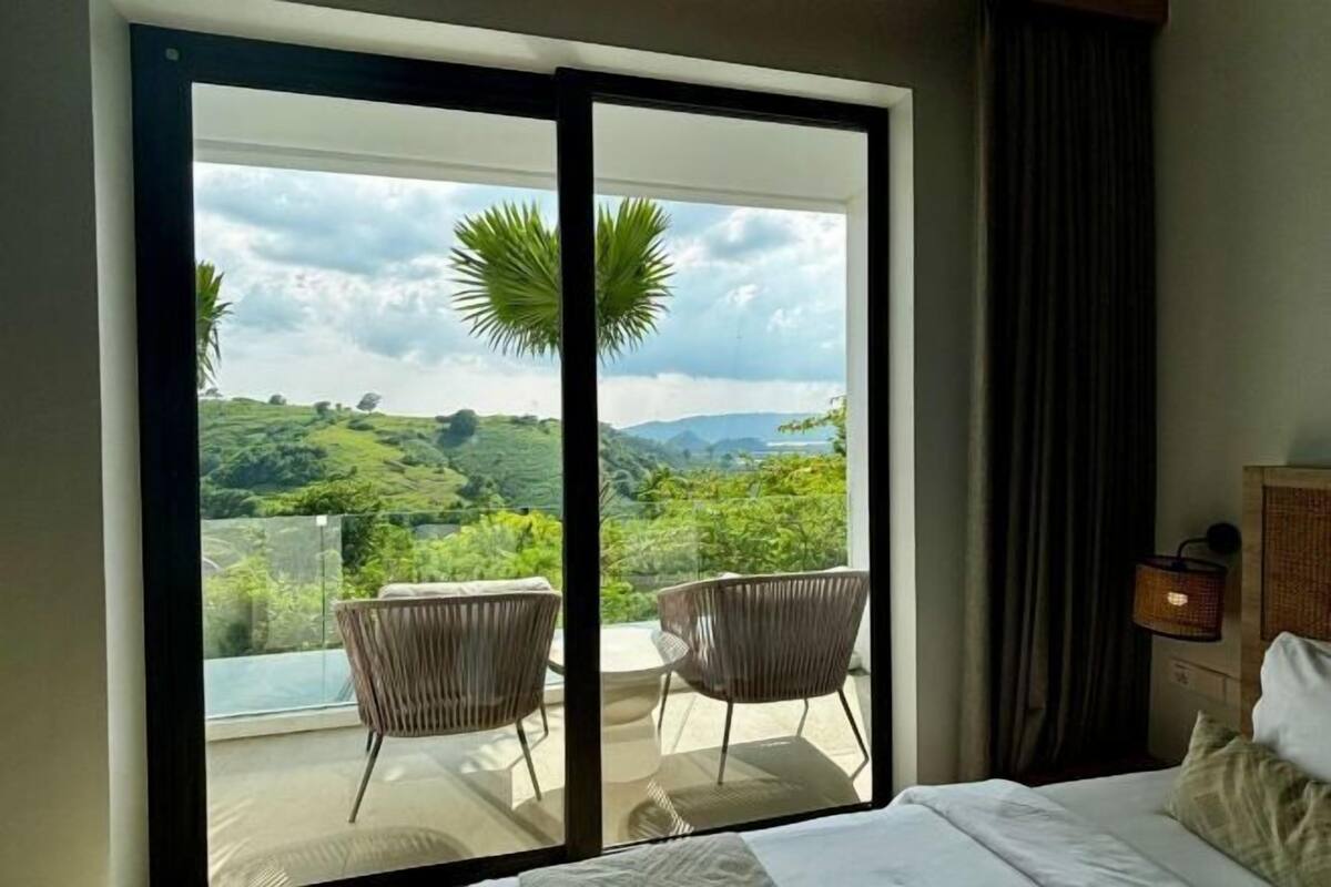 Premium bedding, memory foam beds, in-room safe, desk