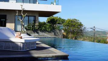 Kolam renang outdoor