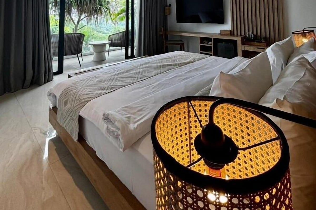 Bộ đồ giường cao cấp, nệm cao su hoạt tính (memory foam)