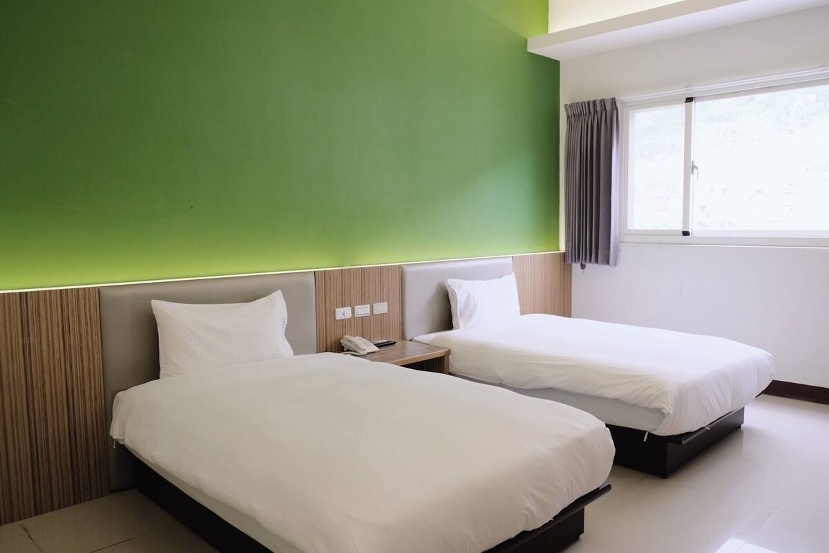 Habitación clásica con 1 cama matrimonial o 2 individuales | Wifi gratis y ropa de cama