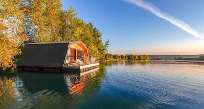 Floating house / Houseboat ★ Baurechinsolite