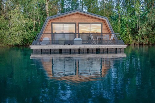 Floating house / Houseboat ★ Baurechinsolite