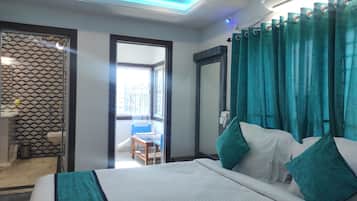 Premium Studio Suite | Free WiFi, bed sheets