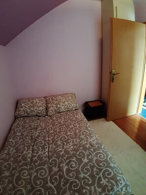 1 bedroom, free WiFi, bed sheets - Beautiful Apartment Close to ski Resort, Bosnia (East Sarajevo)