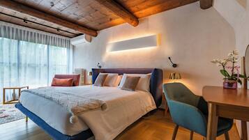 Classic-Doppelzimmer | Minibar, Zimmersafe, Schreibtisch, laptopgeeigneter Arbeitsplatz