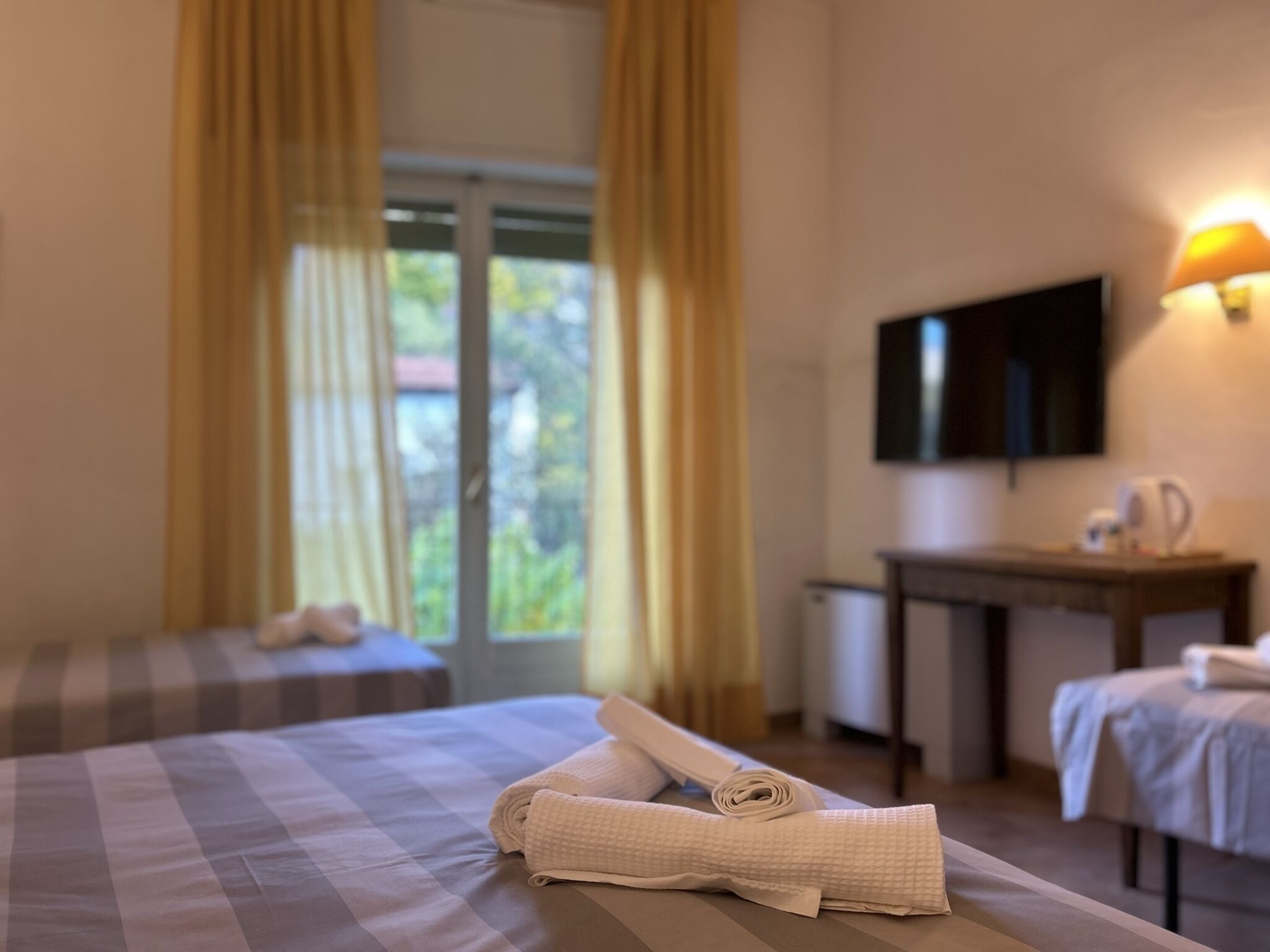 Bureau, Wi-Fi gratuit, draps fournis