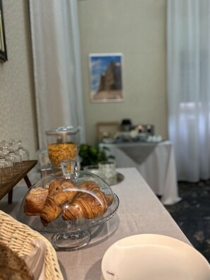 Free daily buffet breakfast - Le Focette Dell'Orso (Scanno)