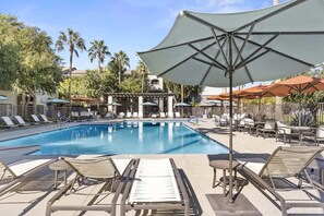 2 piscinas al aire libre