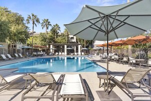 2 piscinas al aire libre