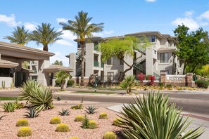 Exterior - CozySuites at Kierland Commons (Scottsdale)