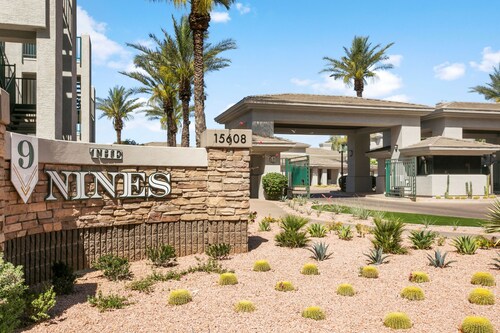 CozySuites at Kierland Commons