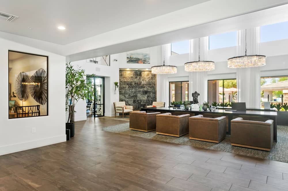 CozySuites at Kierland Commons