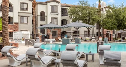 CozySuites at Glendale
