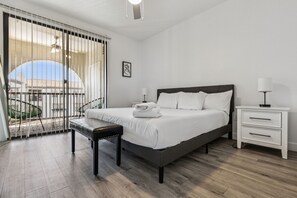 Apartment, 1 Bedroom | 1 bedroom, laptop workspace, iron/ironing board, free WiFi - CozySuites at Glendale (Glendale)