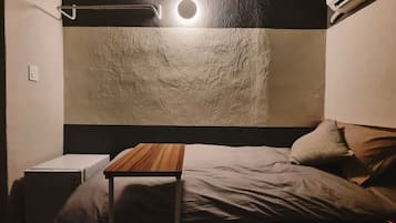 Habitación individual clásica | Ropa de cama de alta calidad y camas con efecto memoria