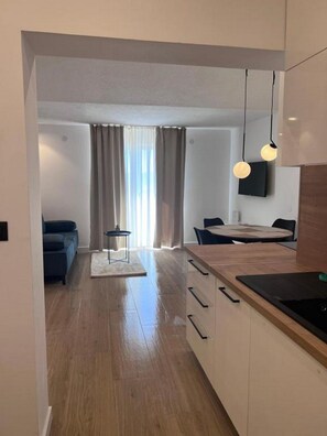 Apartment (One bedroom apartment with Terrace an) | Eigene Küche | Kühlschrank