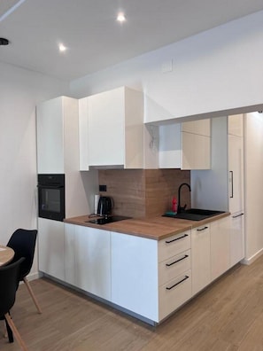 Apartment (One bedroom apartment with Terrace an) | Eigene Küche | Kühlschrank