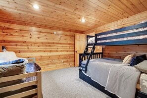 4 bedrooms, travel crib, free WiFi, bed sheets