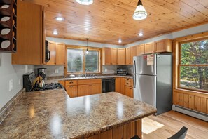 Private kitchen - Maine Lodge with Fireplace and Pool Table (Bethel)