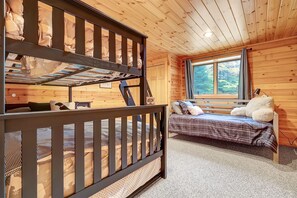 4 bedrooms, desk, iron/ironing board, travel crib