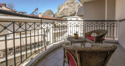 Grand Meteora Central Luxury Apartment