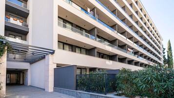 Studio (Studio Apartment with Balcony) | Property entrance