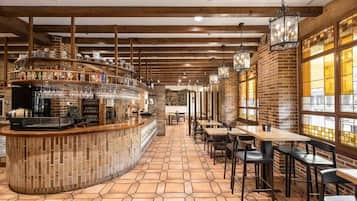 Bar (trong khuôn viên)